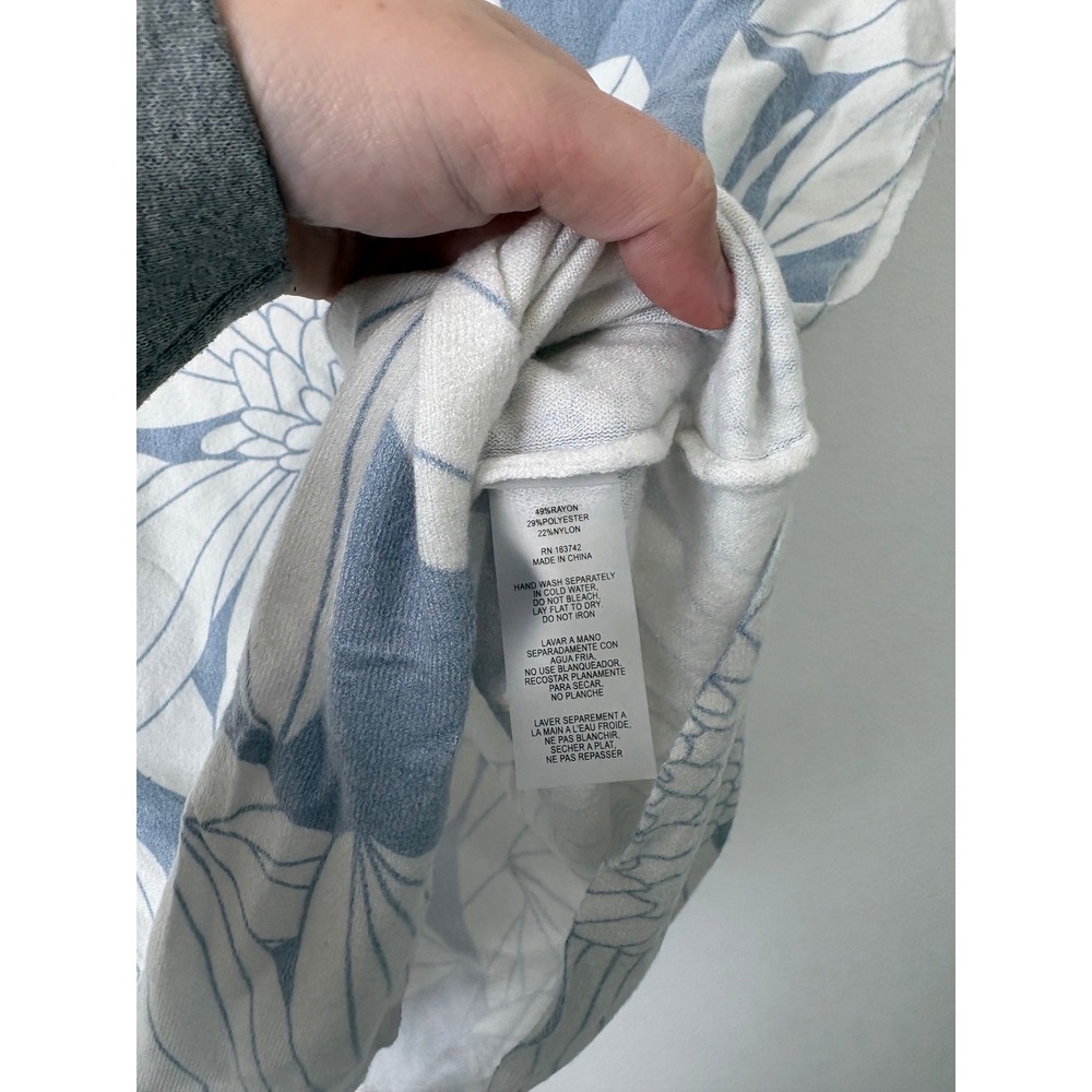 Sioni Blue & White Floral Knit Dolman Sleeve Sweater – Size Large - Picture 3 of 4